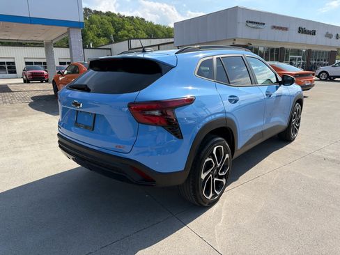 Used 2024 Chevrolet Trax RS w/ Sunroof Package image 7