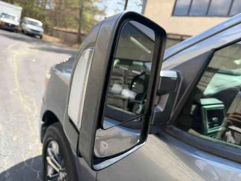 Used 2017 Nissan Titan SV RWD image 30