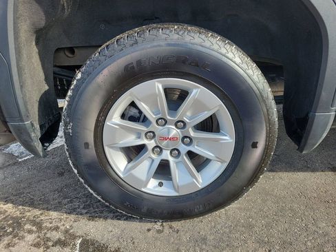 Used 2024 GMC Sierra 1500 SLE w/ Preferred Package image 5