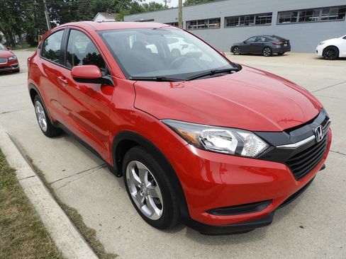 Used 2018 Honda HR-V LX image 10