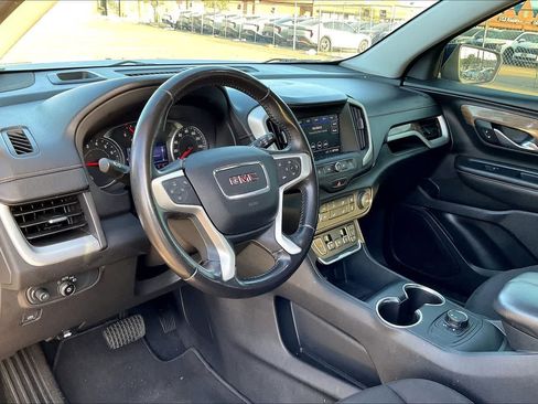 Used 2021 GMC Terrain SLE w/ Elevation Edition FWD image 2