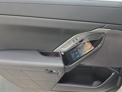 Used 2023 BMW i7 xDrive60 w/ Parking Assistance Package image 37