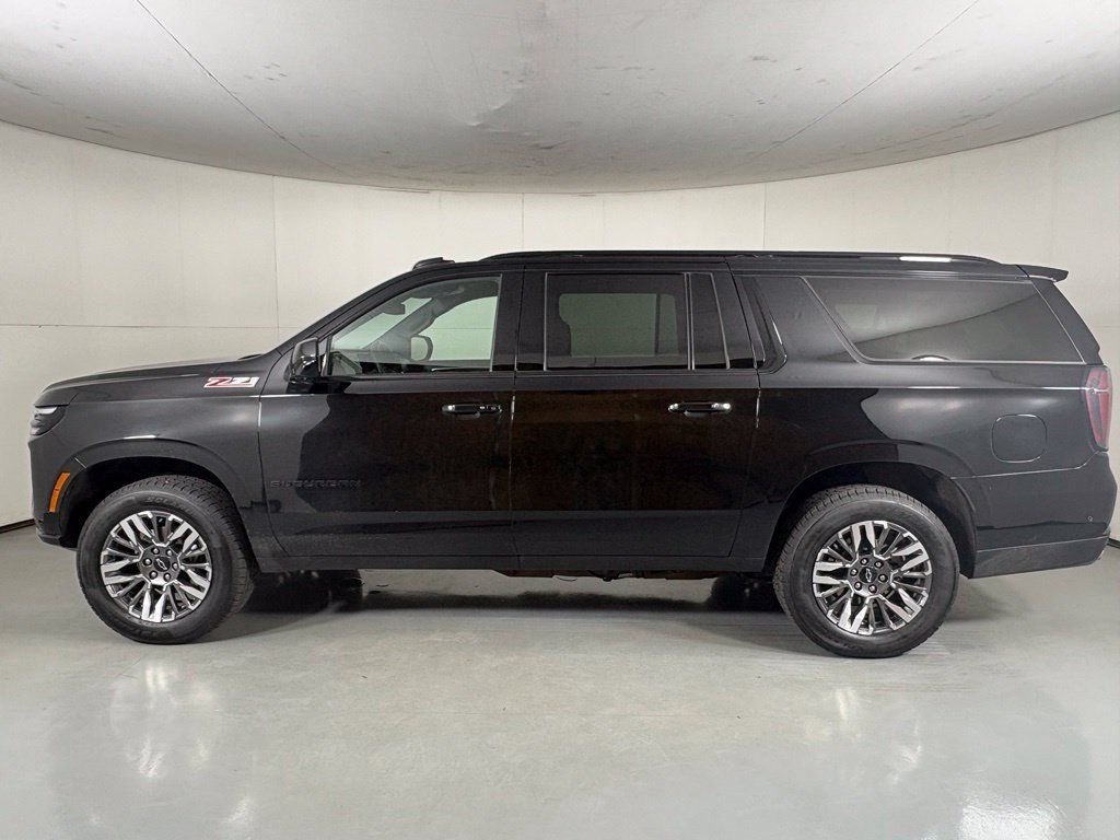 Used 2025 Chevrolet Suburban Z71 AWD/4WD image 5