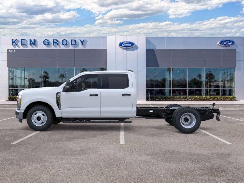 New 2026 Ford F350 XL w/ XL Chrome Package RWD image 4