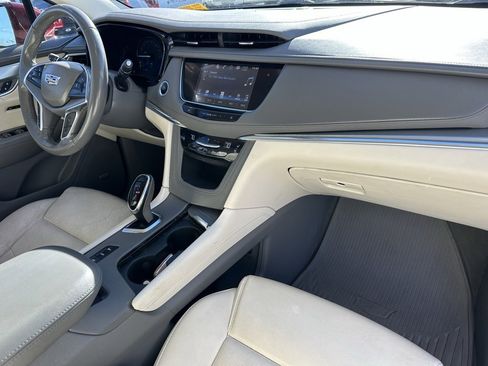 Used 2018 Cadillac XT5 Premium Luxury w/ LPO, Wheel Lock Package image 15