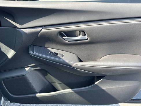 Used 2025 Nissan Sentra SV FWD image 19