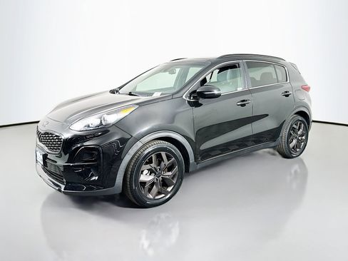 Used 2022 Kia Sportage Nightfall Edition FWD image 3