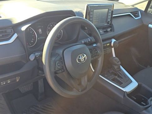 Used 2022 Toyota RAV4 LE image 12