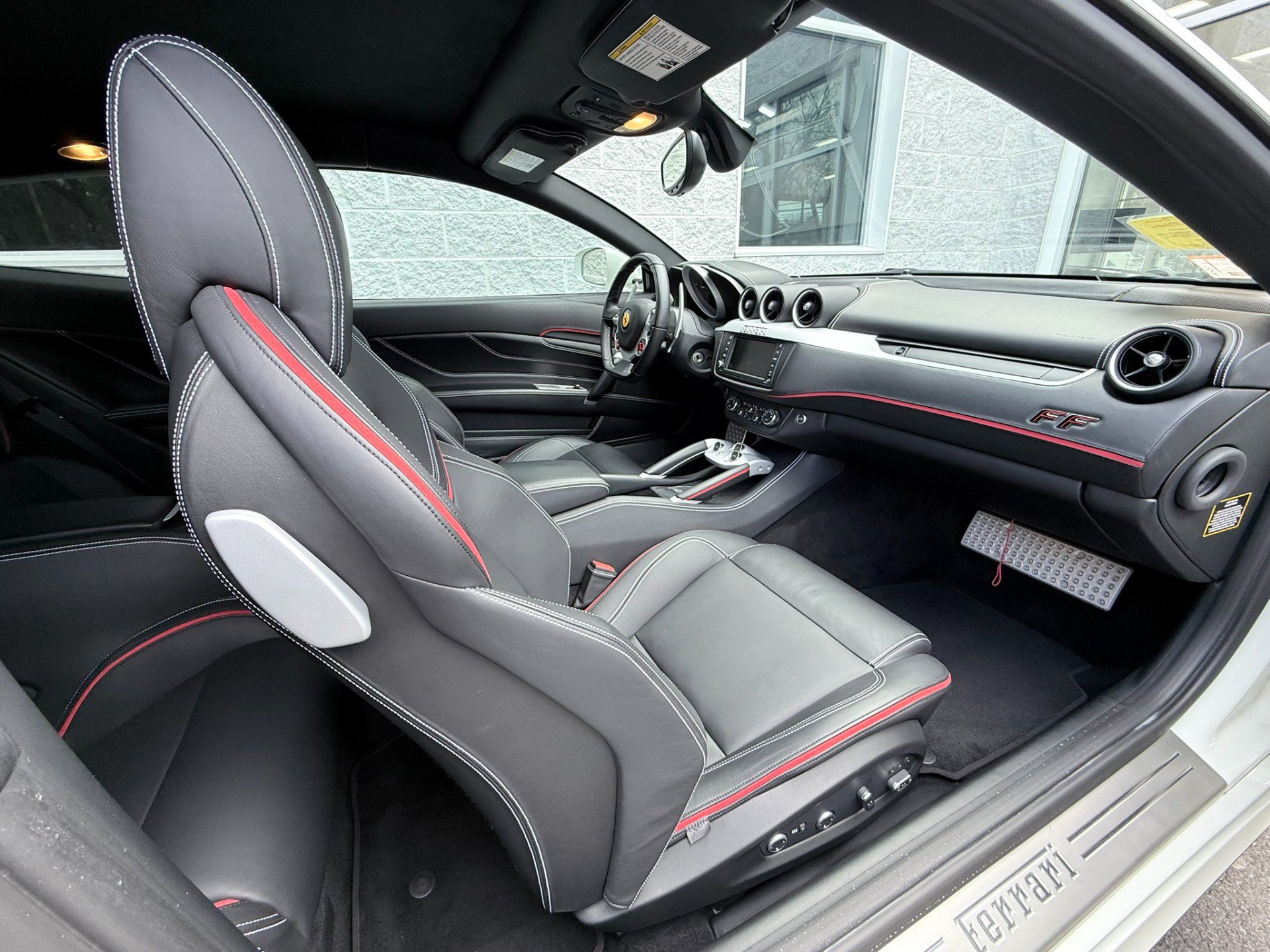 Used 2012 Ferrari FF AWD/4WD image 36