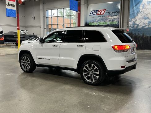 Used 2018 Jeep Grand Cherokee Limited w/ Luxury Group II AWD/4WD image 3