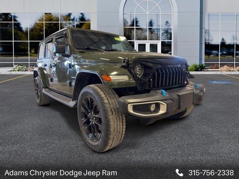 Used 2023 Jeep Wrangler Unlimited Sahara w/ Cold Weather Group AWD/4WD image 1