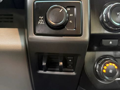 Used 2017 Ford F250 XLT w/ XLT Value Package AWD/4WD image 23