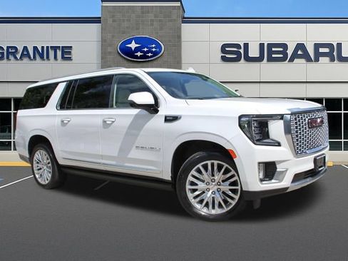 Used 2023 GMC Yukon XL Denali AWD/4WD image 3