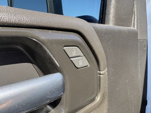 Used 2021 Chevrolet Silverado 2500 LT w/ Z71 Off-Road Package image 16