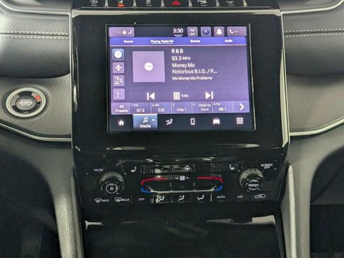 New 2025 Jeep Grand Cherokee Laredo w/ Luxury Tech Group I image 22