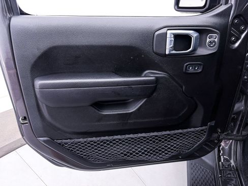 Used 2021 Jeep Gladiator Sport AWD/4WD image 14