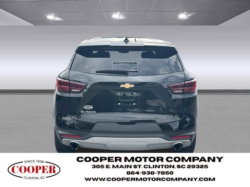 Used 2025 Chevrolet Blazer LT FWD image 4