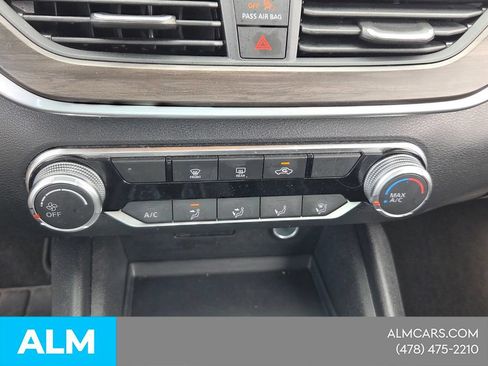 Used 2025 Nissan Altima 2.5 SV FWD image 22