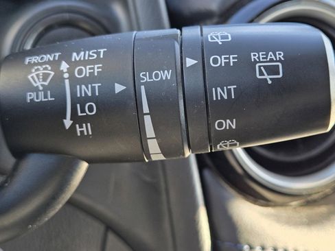 Used 2020 Toyota Yaris LE image 21