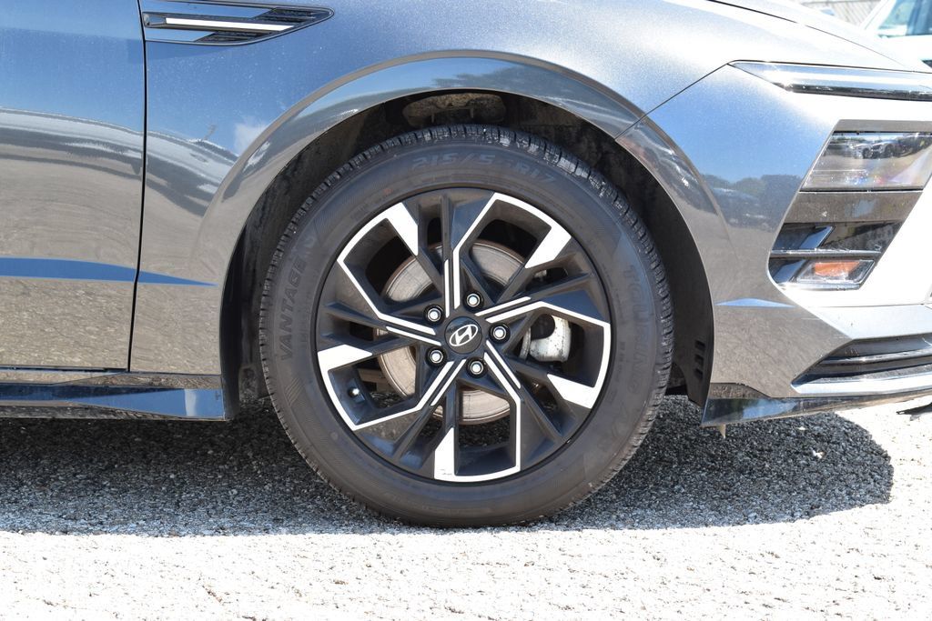 Used 2025 Hyundai Sonata SEL FWD image 4