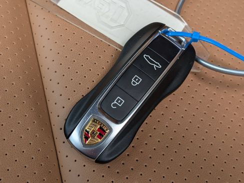 Certified 2025 Porsche 911 GT3 RWD image 39