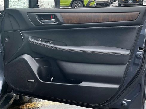 Used 2017 Subaru Outback 2.5i Limited w/ Popular Package #5 image 26