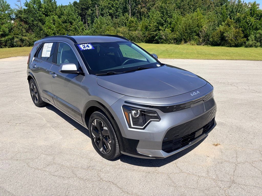 Used 2024 Kia Niro Wind FWD image 2