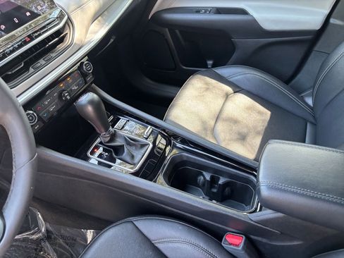 Used 2025 Jeep Compass Limited image 41