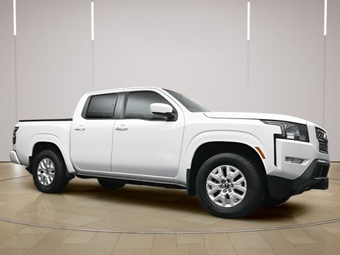 Used 2023 Nissan Frontier SV w/ SV Convenience Package RWD image 23