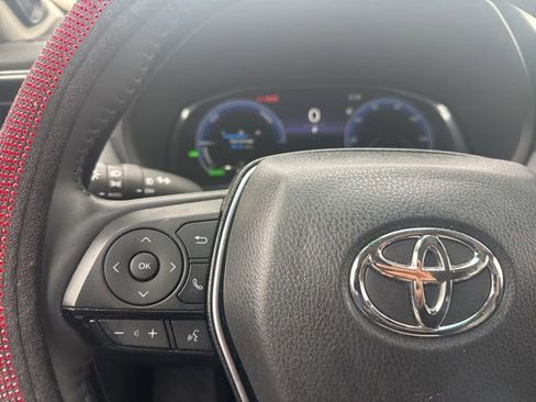 Used 2024 Toyota Venza Limited image 18