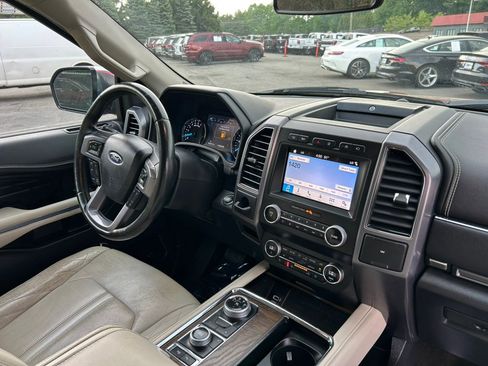 Used 2019 Ford Expedition Max Platinum AWD/4WD image 30