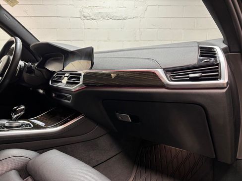 Used 2023 BMW X5 xDrive40i w/ M Sport Package image 31