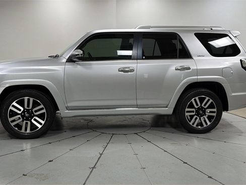Used 2017 Toyota 4Runner Limited image 8