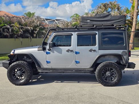 Used 2015 Jeep Wrangler Unlimited Sport w/ Connectivity Group AWD/4WD image 8