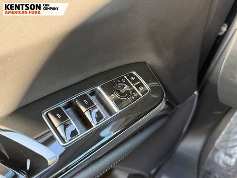 Used 2025 Cadillac Escalade ESV Sport AWD/4WD image 22