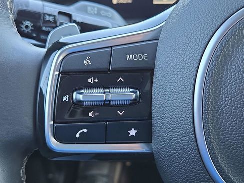 Used 2024 Kia Sorento SX Prestige image 32