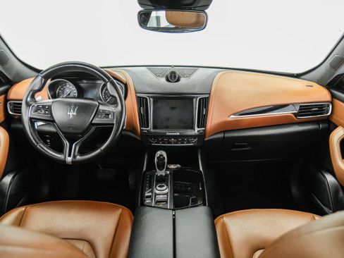 Used 2017 Maserati Levante S image 10