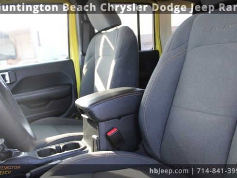 Used 2024 Jeep Wrangler Unlimited Sahara image 32