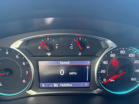 Used 2022 Chevrolet Traverse LT FWD image 21