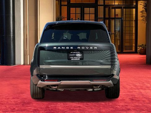 New 2026 Land Rover Range Rover Long Wheelbase SE AWD/4WD image 8