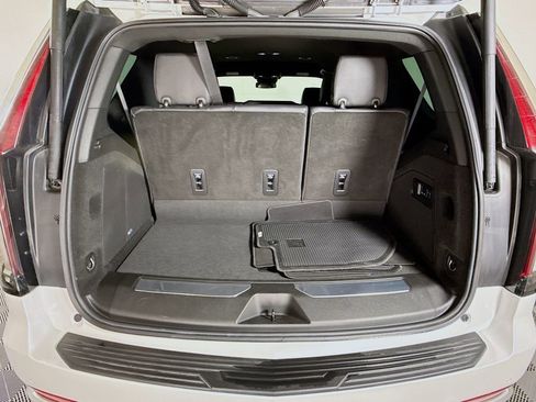 Used 2022 Cadillac Escalade Luxury AWD/4WD image 27