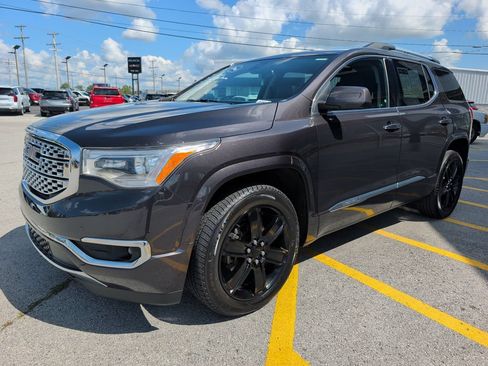 Used 2017 GMC Acadia Denali w/ Technology Package FWD image 3