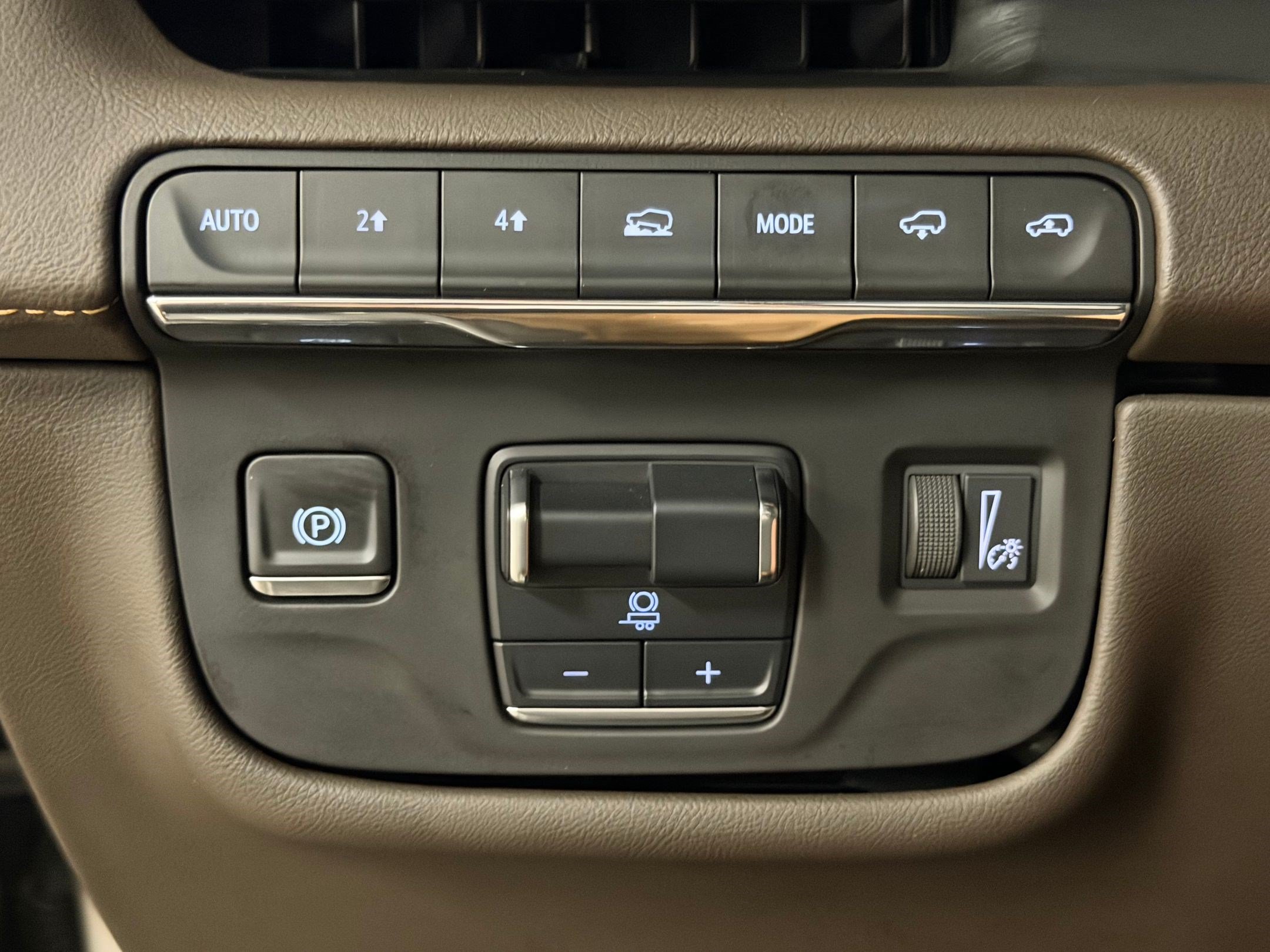 Used 2021 Cadillac Escalade ESV Premium Luxury w/ Driver Assist Tech Package AWD/4WD image 23