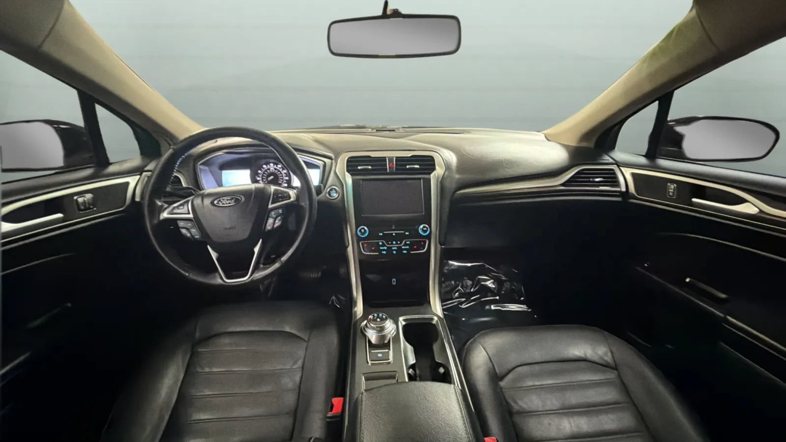 Used 2017 Ford Fusion SE w/ Fusion SE Technology Package FWD image 9