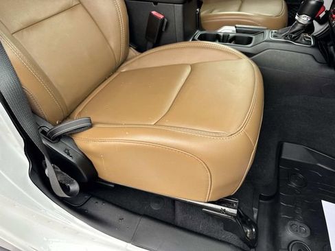 Used 2021 Jeep Wrangler Unlimited Rubicon AWD/4WD image 15