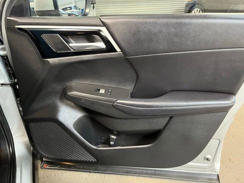Used 2023 Mitsubishi Outlander SE AWD/4WD image 11