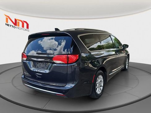 Used 2020 Chrysler Pacifica Touring-L w/ Advanced Safetytec Group image 5