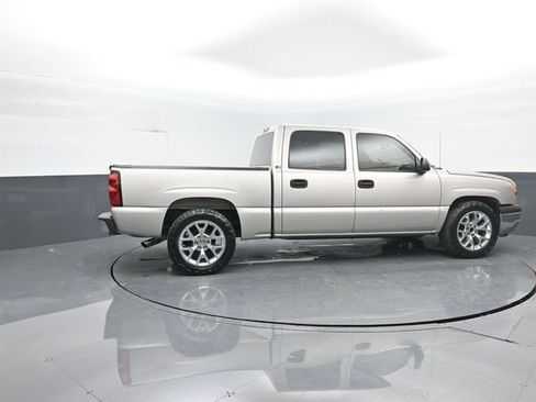 Used 2005 Chevrolet Silverado 1500 LS w/ Light Duty Power Package image 8