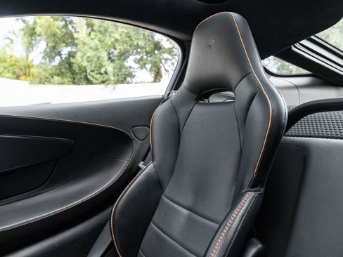 Used 2023 McLaren GT RWD image 8