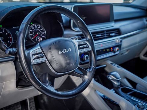 Certified 2022 Kia Telluride SX w/ SX Prestige Package image 11